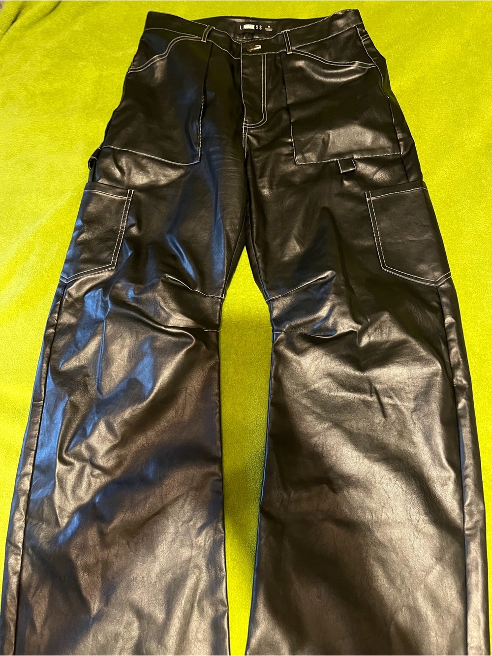 Lioness Baggy Low Rise Vegan Leather Pants Black Size M. Like new. Lioness bla